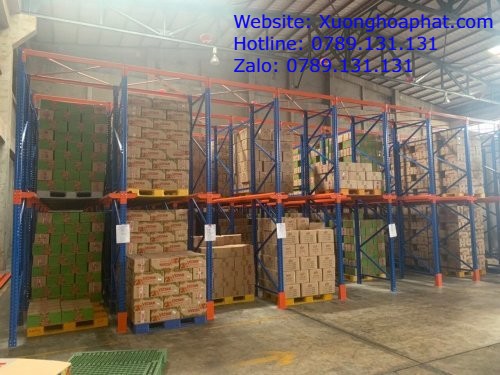 Kệ sắt chứa hàng pallet