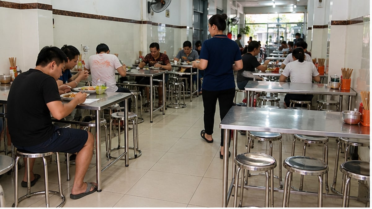 bàn ghế inox giá rẻ tphcm trong quán ăn gọn gàng