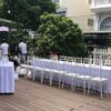 ghế chiavari tiệc ngoài trời