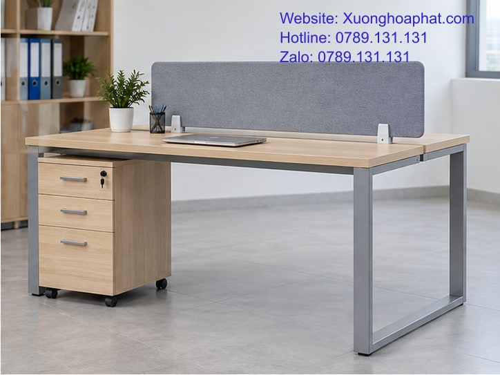 Bàn sắt có hộc rời và vách ngăn để đối chiếu phụ kiện cần mua