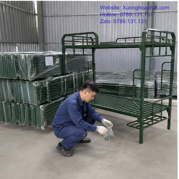 Giá Giường Tầng Quân Đội Tại Xưởng Phụ Thuộc Yếu Tố Nào? 4 Kiểm phụ kiện đi kèm giường sắt quân đội theo từng bộ