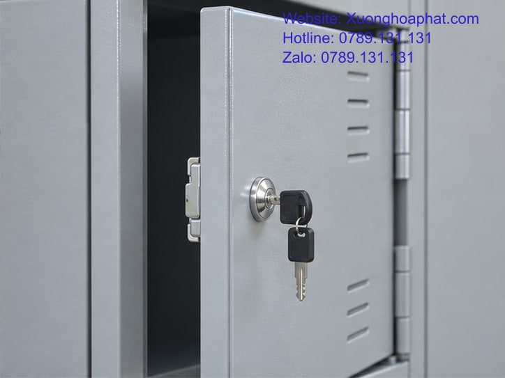 Giá Tủ Locker Sắt: Tính Theo Ngăn Dùng Và Chi Phí Quản Lý 3 Ổ khóa cơ và mép cánh tủ locker sắt