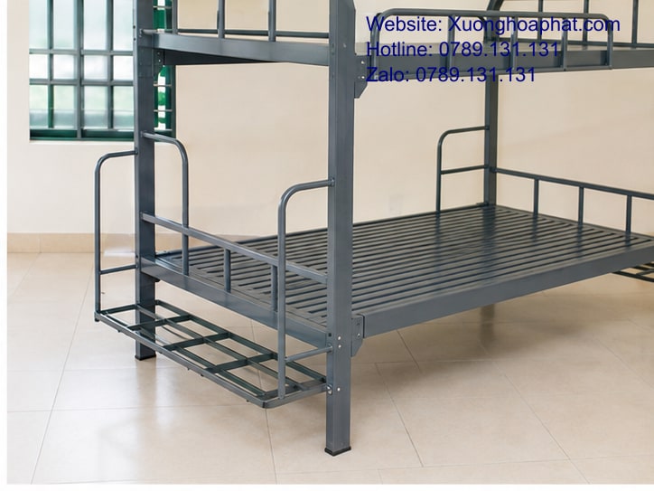 Giường Tầng Quân Đội Có Phù Hợp Với Phòng Ngủ Tập Thể? 3 Chi tiết khung vuông và thang giường tầng quân đội