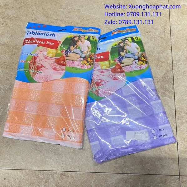 khăn trải bàn dùng 1 lần