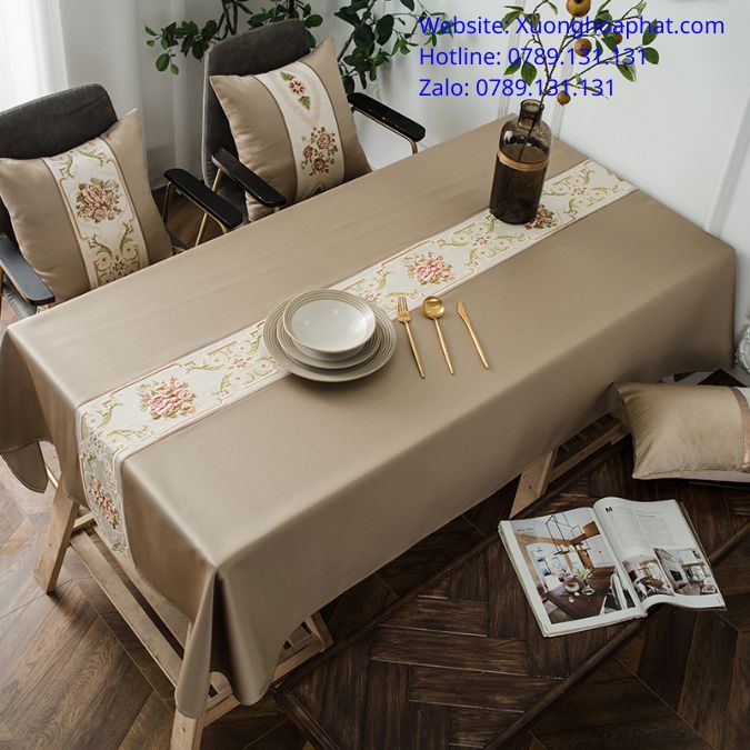 Khăn trải bàn sang trọng