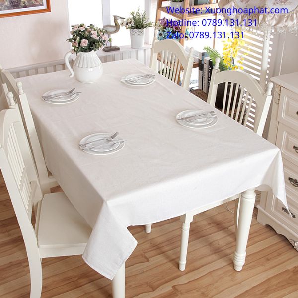 khăn trải bàn trắng