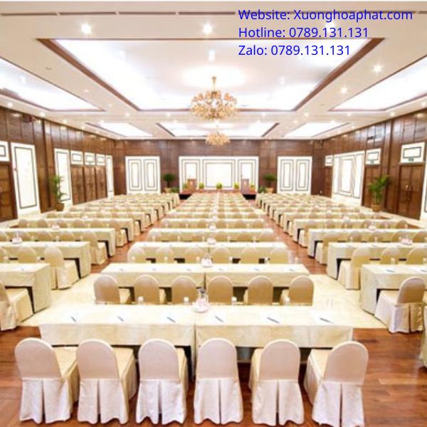 mẫu khăn trải bàn hội trường