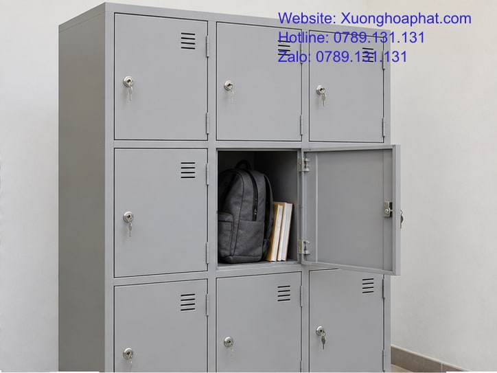 Tủ Locker Cho Đồ Cá Nhân: Chia Ngăn Và Quản Lý Khóa 3 Ngăn tủ locker mở cửa chứa balô và sách