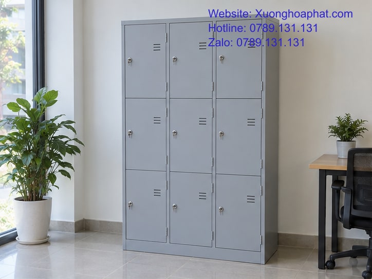 Tủ Locker Là Gì? Phân Biệt Với Tủ Hồ Sơ Và Két Sắt 2 Tủ locker sắt với các ngăn có cửa và khóa riêng