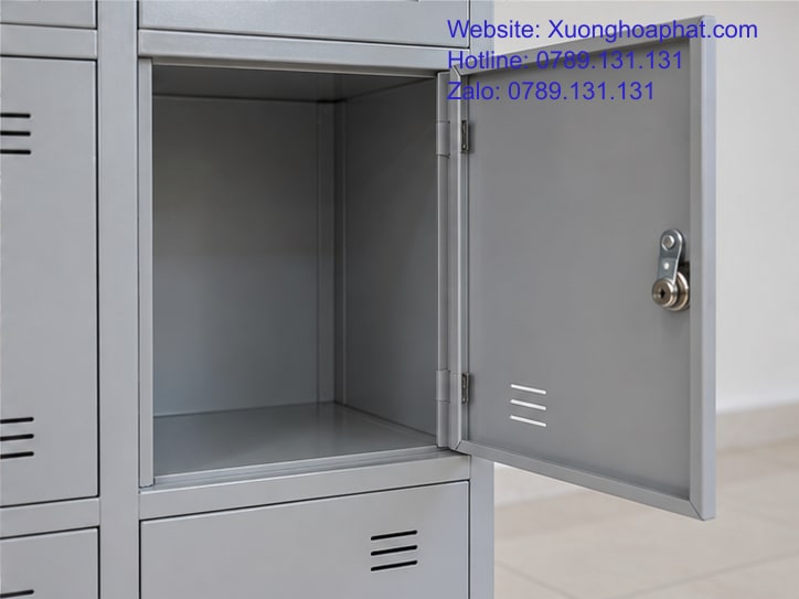 Tủ Sắt Học Sinh Và Tủ Locker: Khi Nào Là Cùng Một Loại? 5 Cánh mở và vách ngăn độc lập của tủ locker thép.